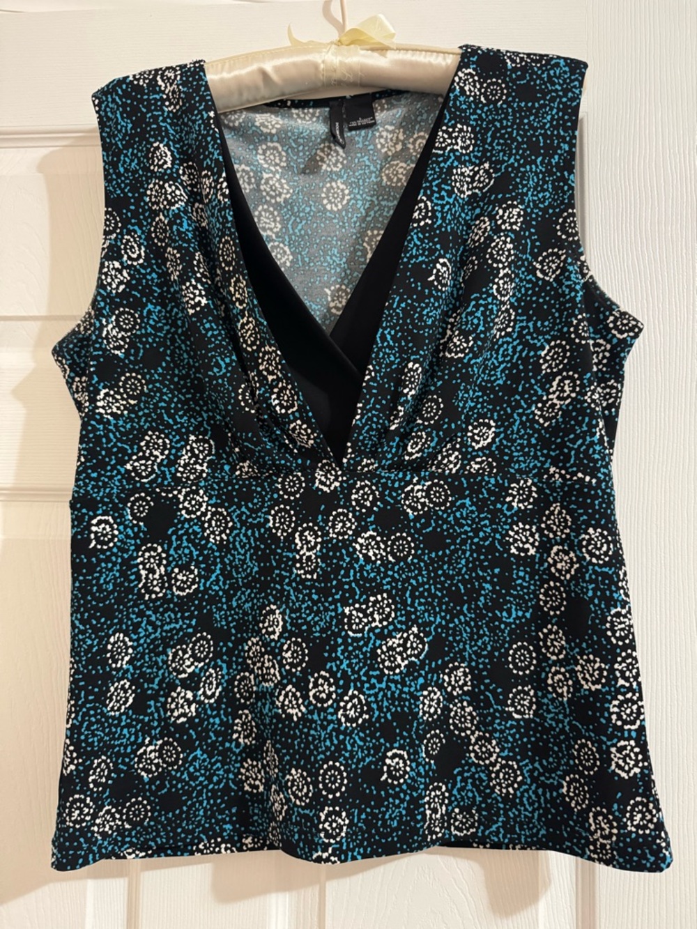Black & Teal Floral V-Neck Sleeveless Camisole